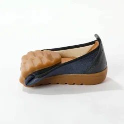 Ballerines en cuir largeur confort, avec empiècements extensibles