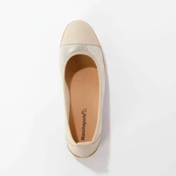 Ballerines en cuir largeur confort, avec empiècements extensibles