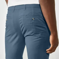 Bermuda chino arrondi sous le ventre