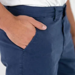 Bermuda chino arrondi sous le ventre