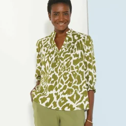 Blouse bicolore col tunisien, manches coudes smockées