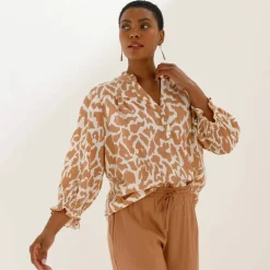 Blouse bicolore col tunisien, manches coudes smockées