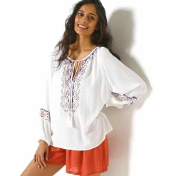 Blouse brodée, manches 3/4