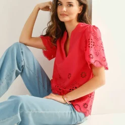 Blouse col tunisien manches courtes, broderie anglaise
