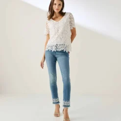 Blouse col V entièrement en macramé
