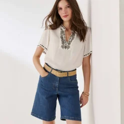 Blouse crépon brodé manches courtes