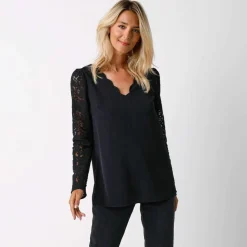 Blouse décolleté festonné dos, manches dentelle