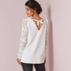 Blouse décolleté festonné dos, manches dentelle