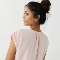 Blouse en broderie anglaise, sans manches