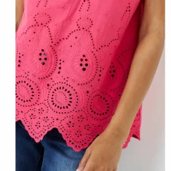 Blouse en broderie anglaise, sans manches