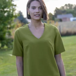 Blouse fluide col V manches courtes, unie
