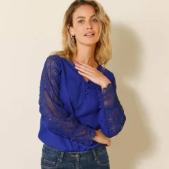 Blouse macramé col V manches longues, crêpe fluide