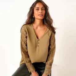 Blouse macramé col V manches longues, crêpe fluide