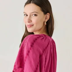 Blouse manches courtes finitions en macramé, unie