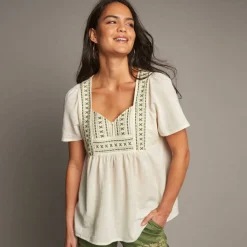 Blouse à plastron brodée, manches papillon
