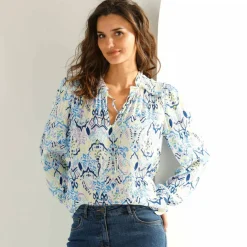 Blouse smockée col volanté, voile imprimée