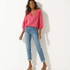 Blouse unie macramé, manches brodées