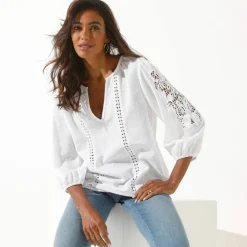 Blouse unie macramé, manches brodées