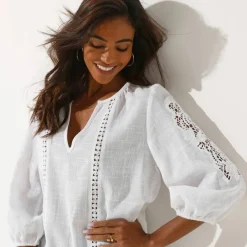 Blouse unie macramé, manches brodées