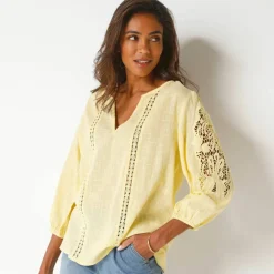 Blouse unie macramé, manches brodées