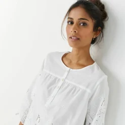 Blouse unie manches 3/4, broderie anglaise