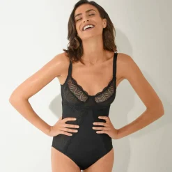 Body dentelle maille gainante - avec armatures