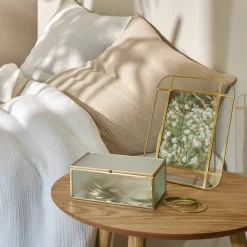 Boîte de rangement en verre et métal