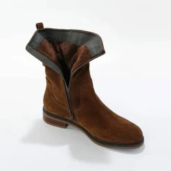 Bottes fourrées en cuir plissé