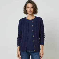 Cardigan boutonné, maille torsadée