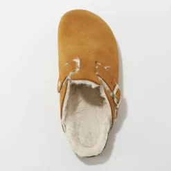 Chaussons fourrés forme sabot, cuir suédé