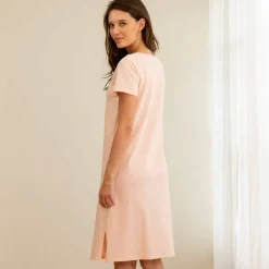 Chemise de nuit courte motif placé fleurs manches courtes