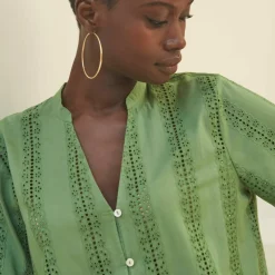 Chemisier col tunisien en broderie anglaise, manches courtes