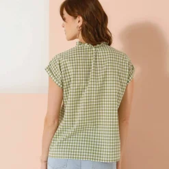 Chemisier manches courtes col volanté, motif carreaux vichy