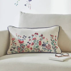 Coussin brodé fleurs Folk