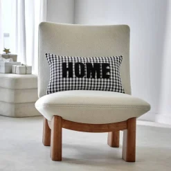 Coussin en coton, message HOME et carreaux tissé-teint