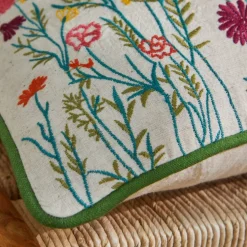Coussin rectangulaire coton lin broderie fleurie