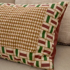 Coussin rectangulaire imprimé motifs géométriques