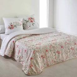 Couvre-lit matelassé Eglantine imprimé fleuri