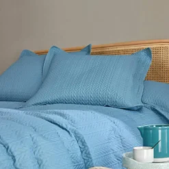 Couvre-lit matelassé microfibre motif géométrique