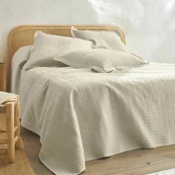 Couvre-lit matelassé microfibre motif géométrique