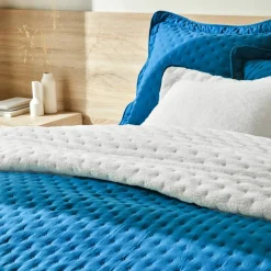 Couvre-lit réversible microfibre matelassée/sherpa
