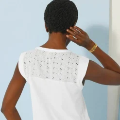 Débardeur col V, détail dos broderie anglaise