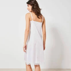 Fond de robe en satin antistatique
