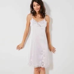Fond de robe en satin antistatique