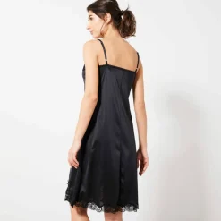 Fond de robe en satin antistatique