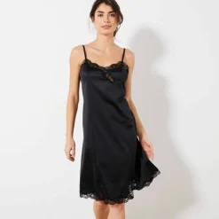 Fond de robe en satin antistatique