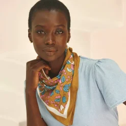 Foulard en voile de coton, imprimé fleurs