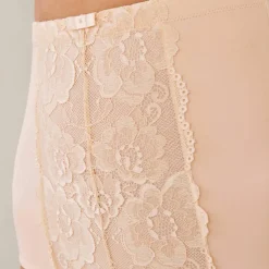 Gaine serre-taille dentelle amincissante