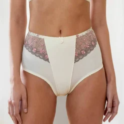 Gainette microfibre tulle brodé Caminata