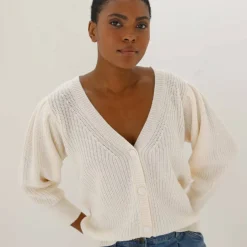 Gilet boutonné col V, maille anglaise
